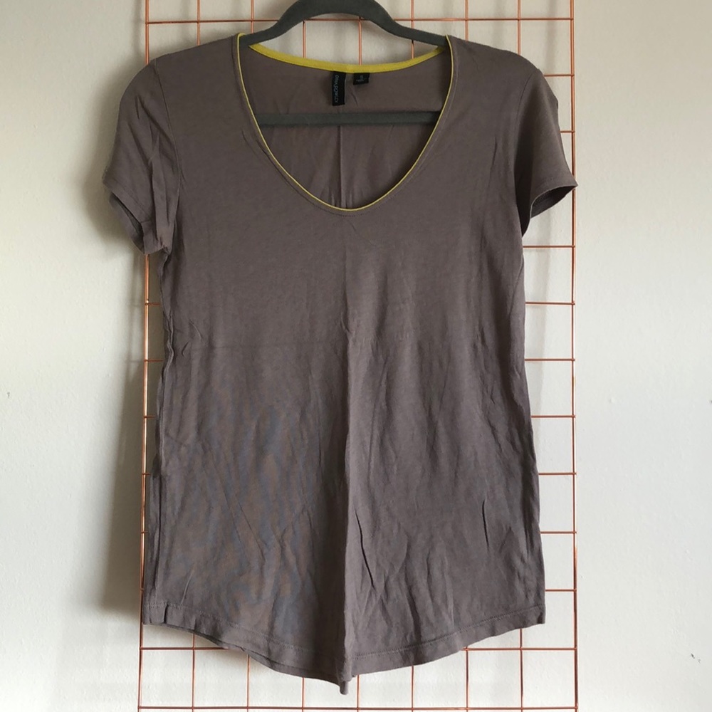 Cynthia Rowley | Pop-of-Color Grey Scoop-Neck Tee